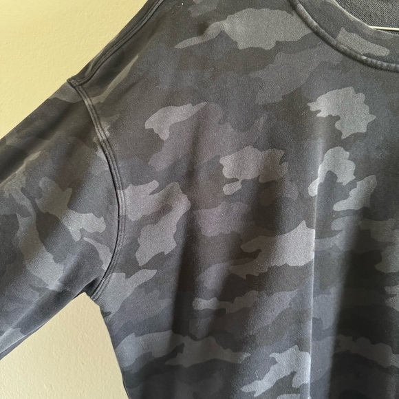 Lululemon Athletica Perfectly Oversized 365 Camo Deep Coal Sweatshirt size 10 - Picture 9 of 10